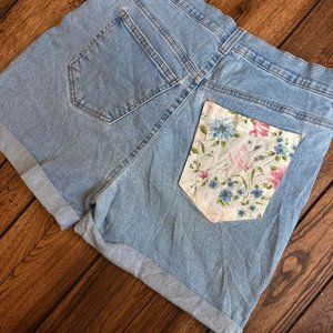 90’s mom fit denim shorts with floral pocket